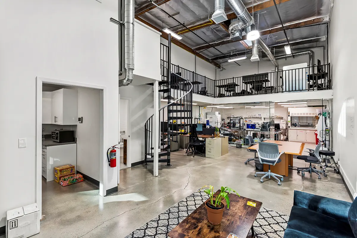 Technology workspace during expansion