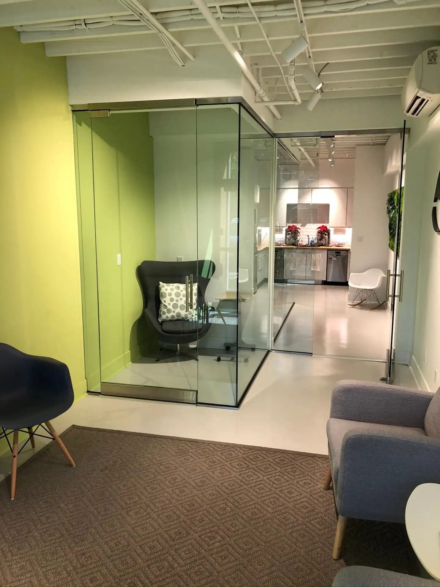 Private office with dedicated entrance